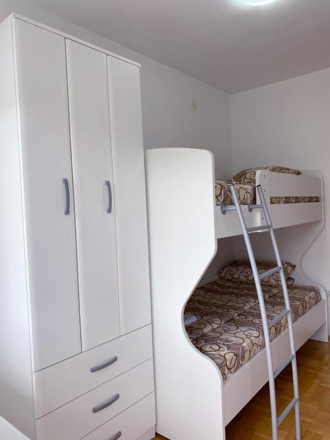 Apartment Varezic Pluzine Bagian luar foto