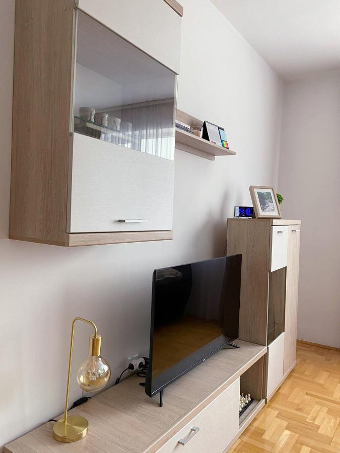 Apartment Varezic Pluzine Bagian luar foto