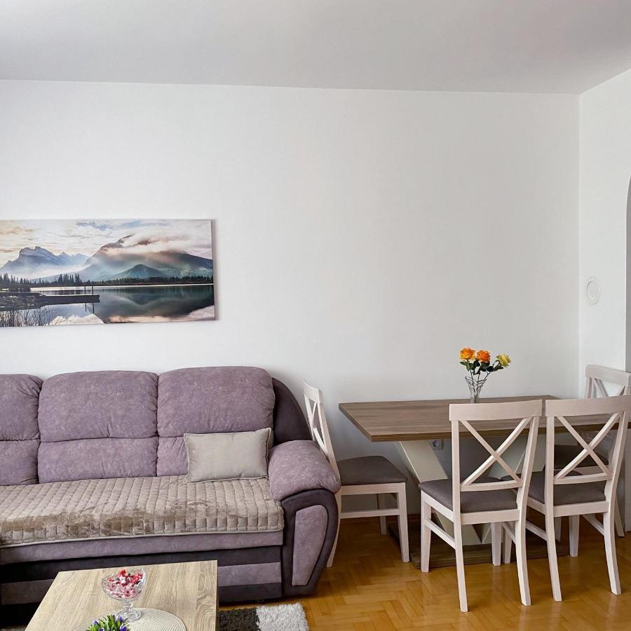 Apartment Varezic Pluzine Bagian luar foto