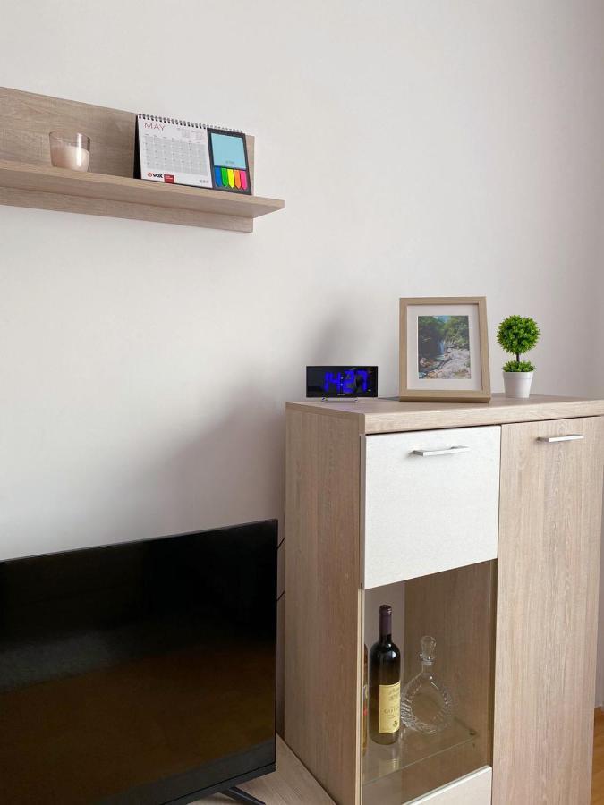 Apartment Varezic Pluzine Bagian luar foto