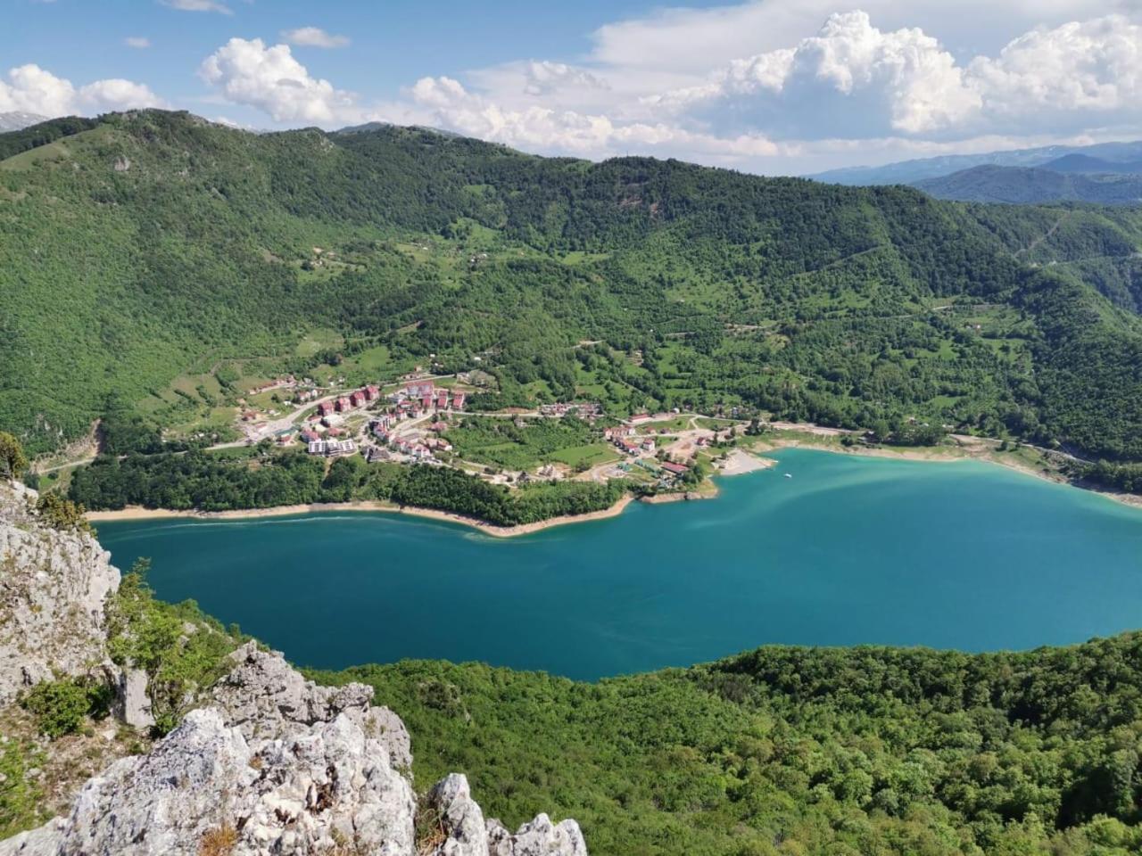 Apartment Varezic Pluzine Bagian luar foto